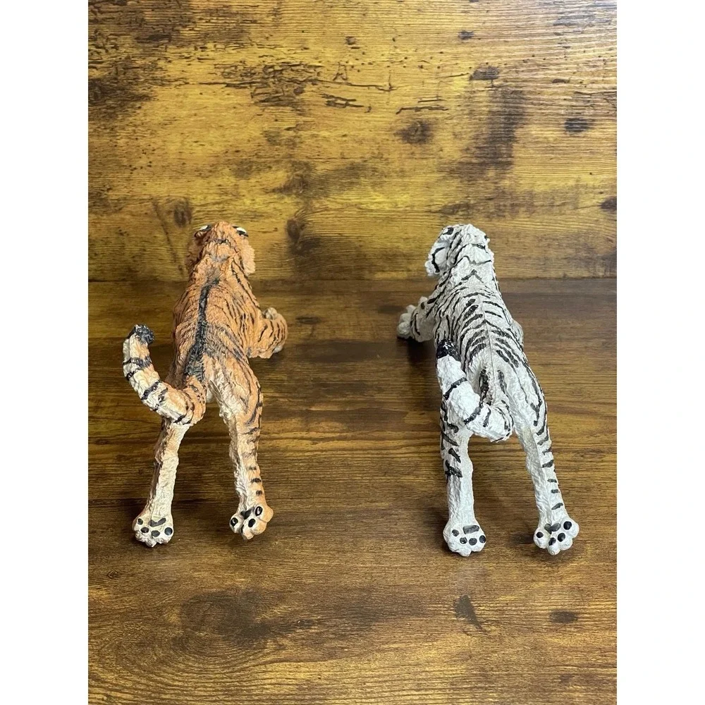 VTG Lot 2 Safari LTD Toys Siberian Tiger Attacking